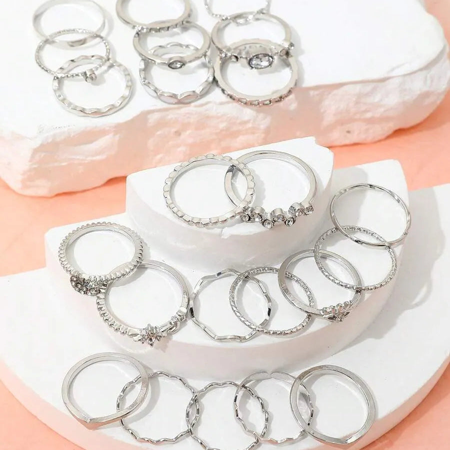 Set de 23 piezas de anillos plateados