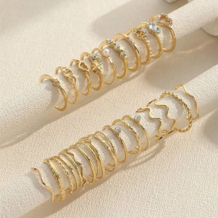 Set de 28 piezas de anillos con diseños
